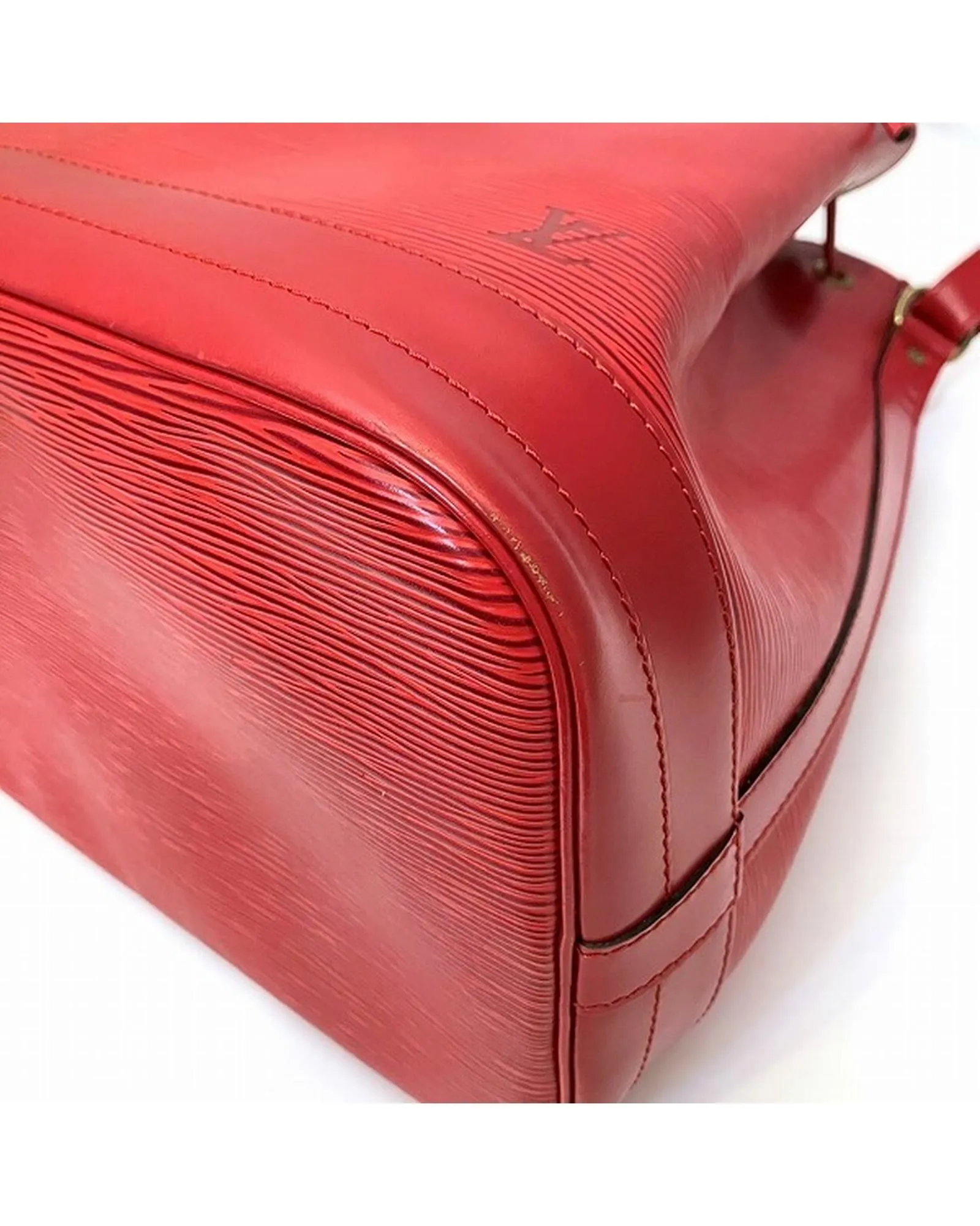 Epi Leather Noe Shoulder Bag in Castilian Red - Pre-Owned Luxury