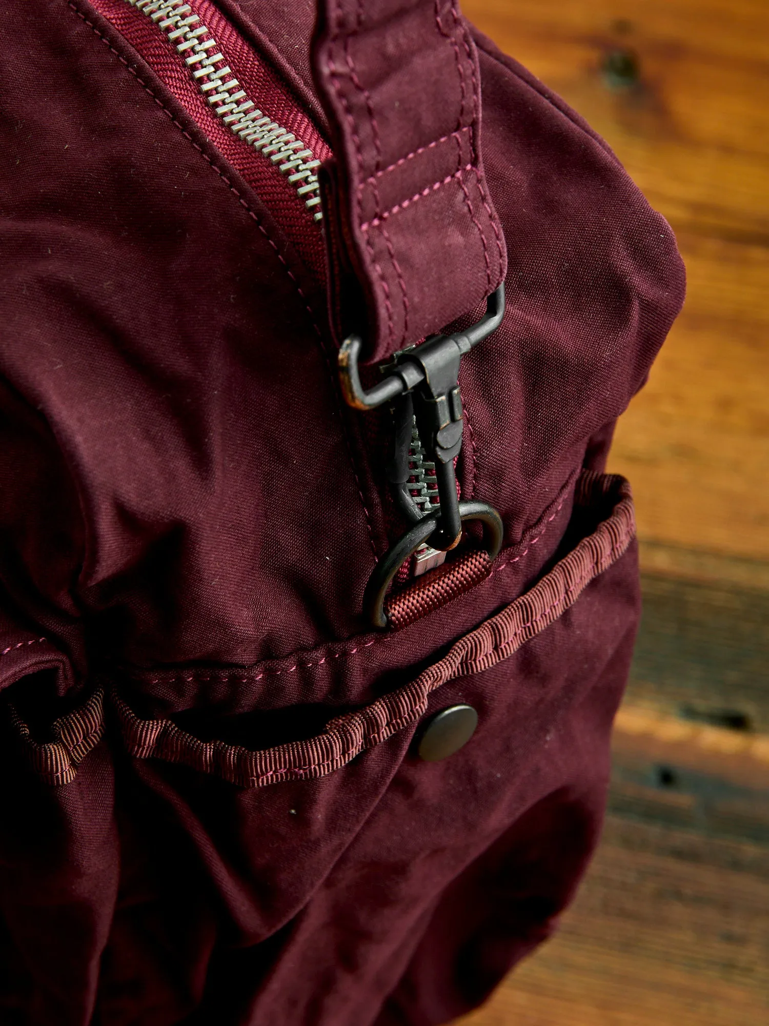 "Crag" 2-Way Boston Bag (S) in Burgundy